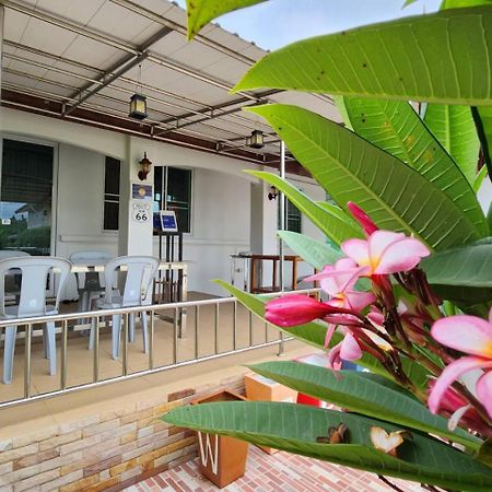 Nuch'S Apple Guest House Si Bun Ruang Экстерьер фото