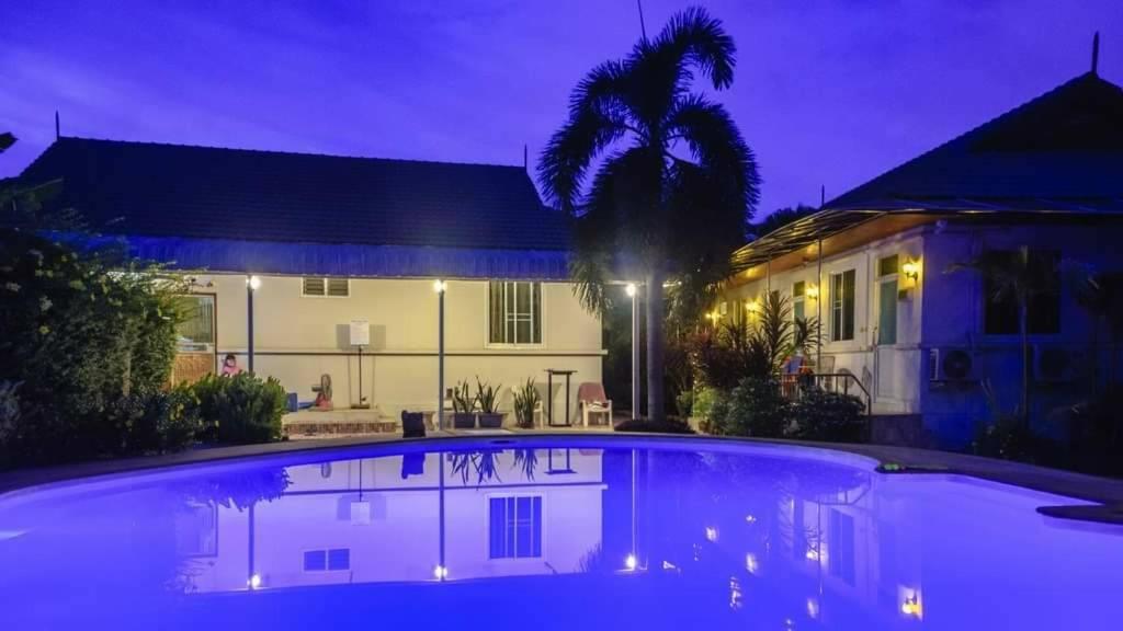 Nuch'S Apple Guest House Si Bun Ruang Экстерьер фото