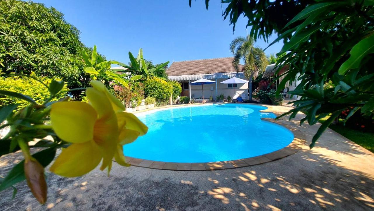 Nuch'S Apple Guest House Si Bun Ruang Экстерьер фото