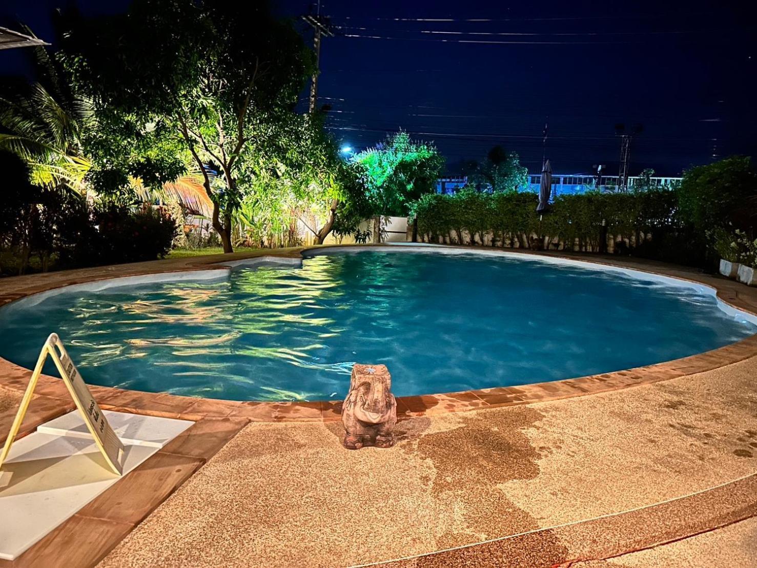 Nuch'S Apple Guest House Si Bun Ruang Экстерьер фото