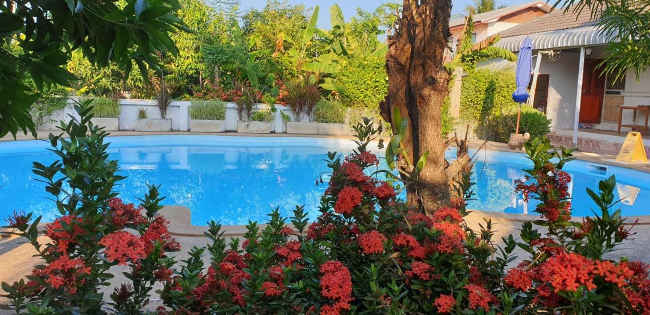Nuch'S Apple Guest House Si Bun Ruang Экстерьер фото